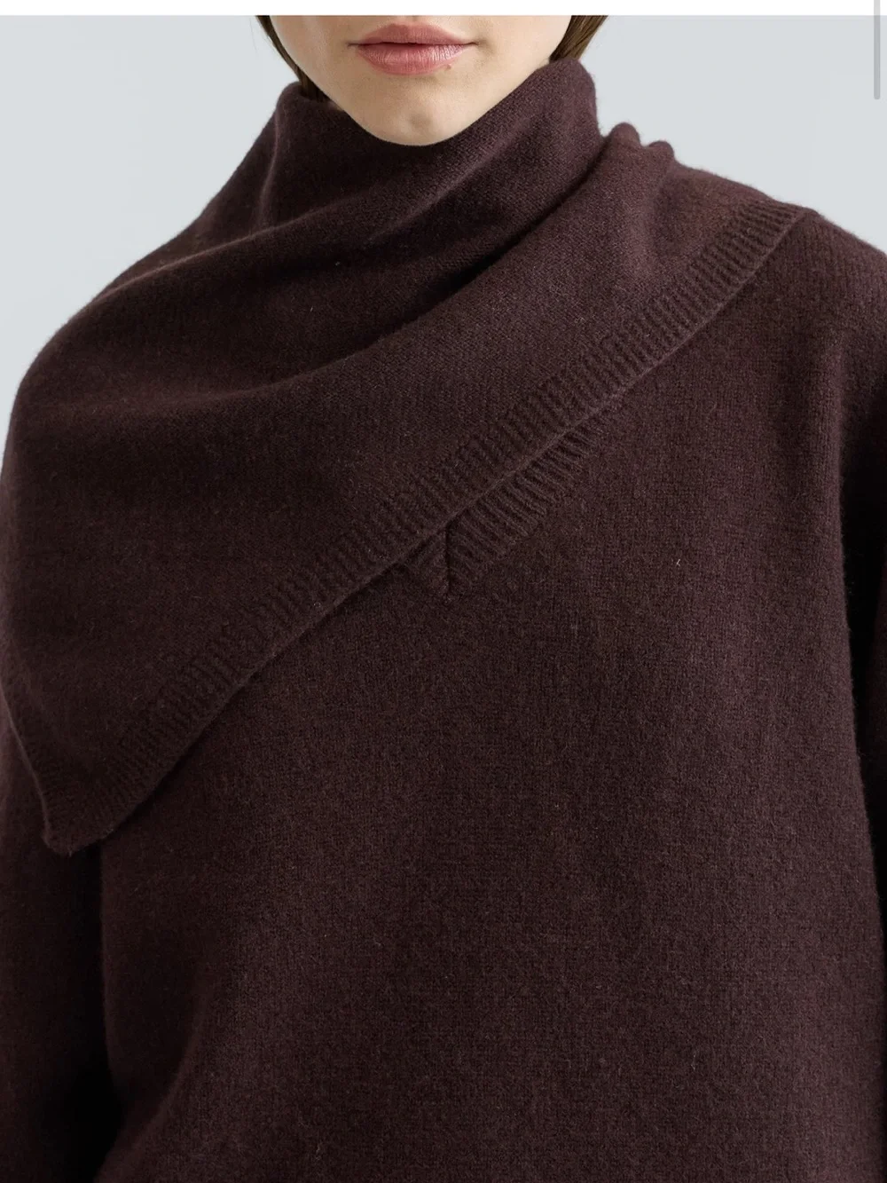 Triangle Neck Scard